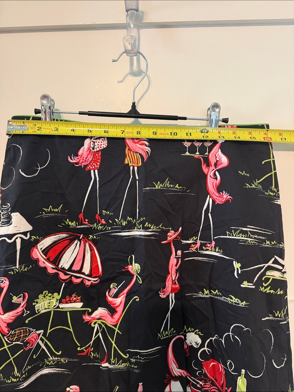 Vintage 90s Novelty Flamingo BBQ Cookout A-Line Skirt - Black with Pink Print - Picture 12 of 13